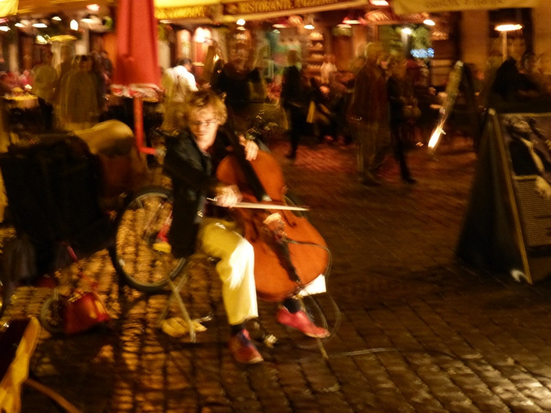 A cellist in Campo dei Fiore