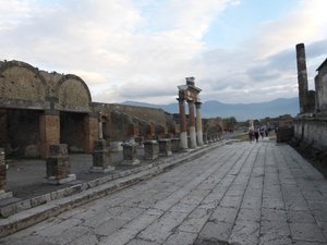 leading into the forum