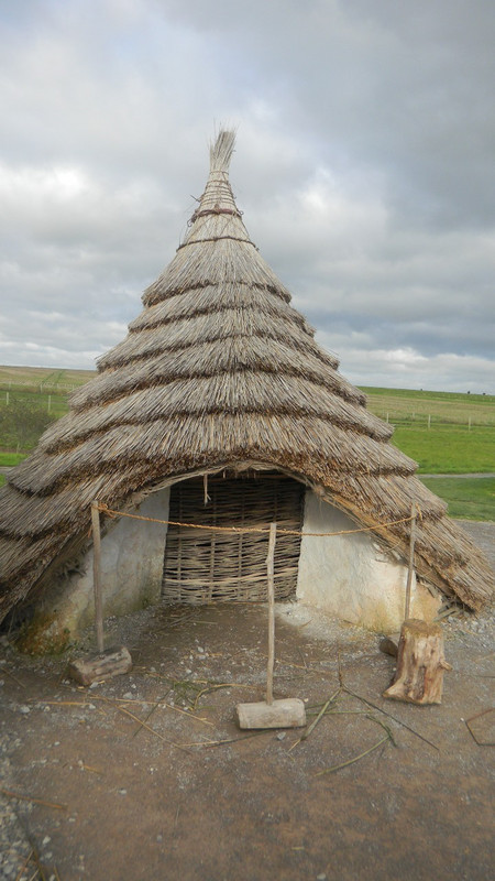 Huts around Stonehenge (replicas)