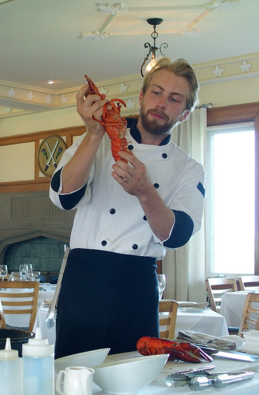 Chef explains how to dismantle a lobster
