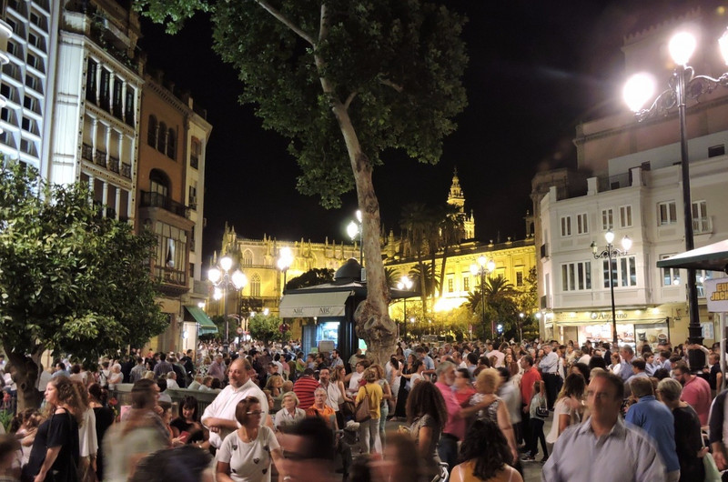 1000s out for Seville religious celebration