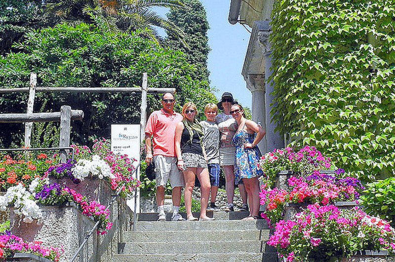 Tayer family at Villa Rufulo