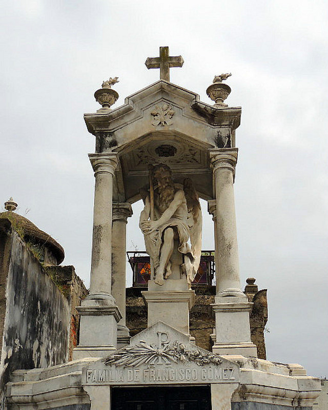 Statuary at Recoleta