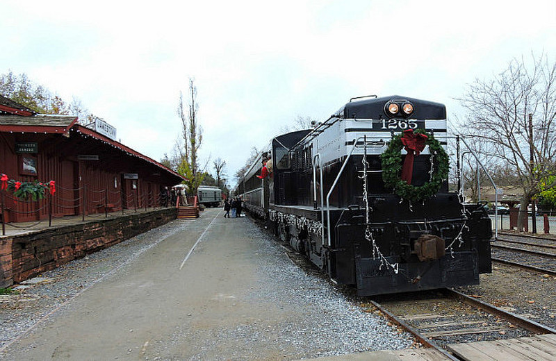 Jamestown/Railtown steam engine