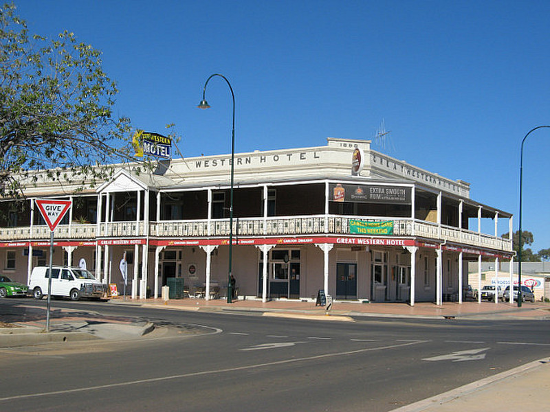 Lunch at the Great Western Hotel, Cobar