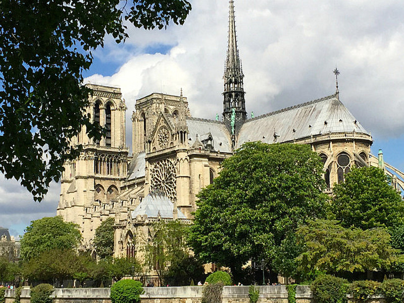 another view of Notre dame