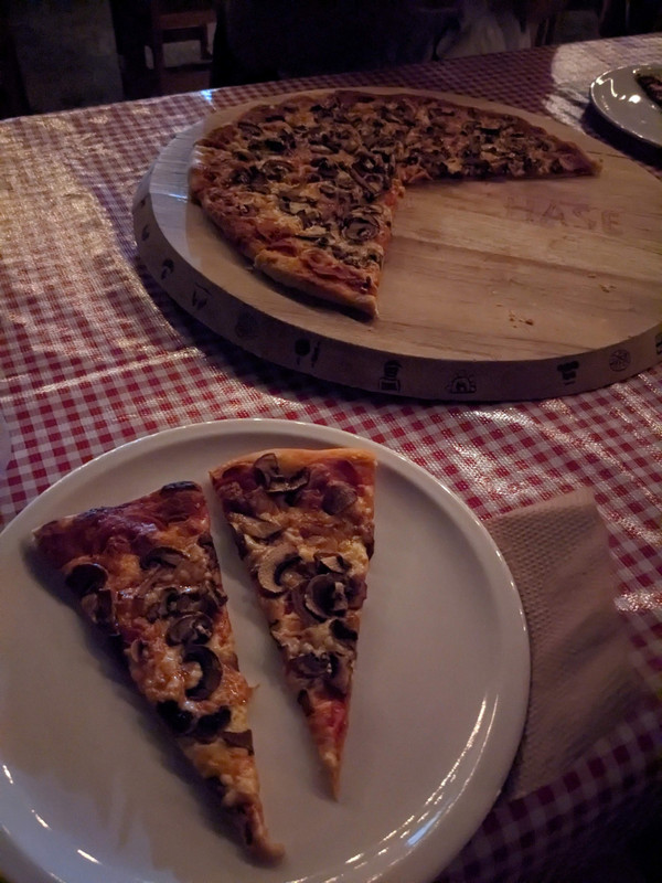 MMM pizza!