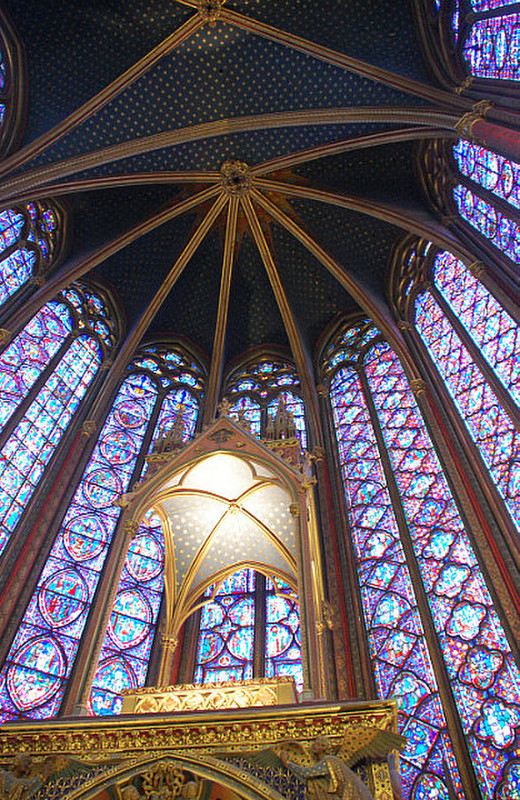Amazing interior of Sainte-Chapelle