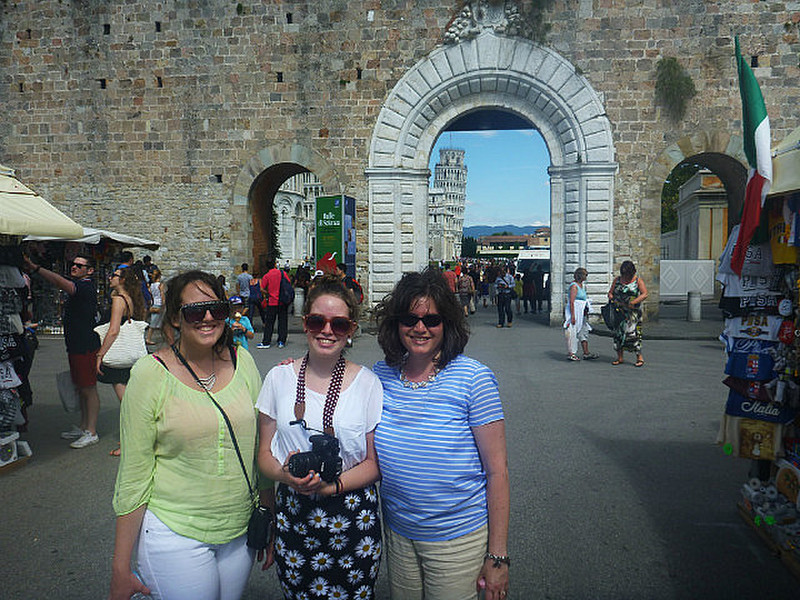 Regan, Kelsie and Nikki outside the Piazza
