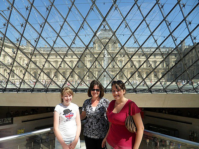 Kelsie Nikki and Regan at the Louvre