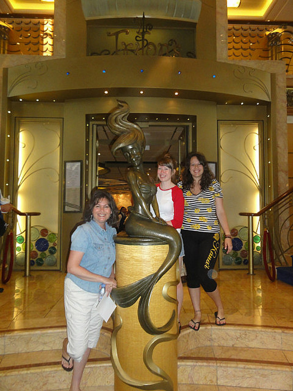 Nikki, Kelsie and Regan at Ariel statue