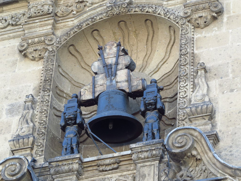 Bell rung by Hidalgo and rung by the President each September in commemoration.