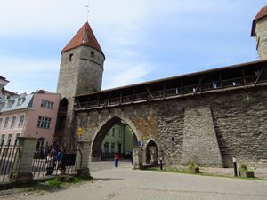 Fortified gate 