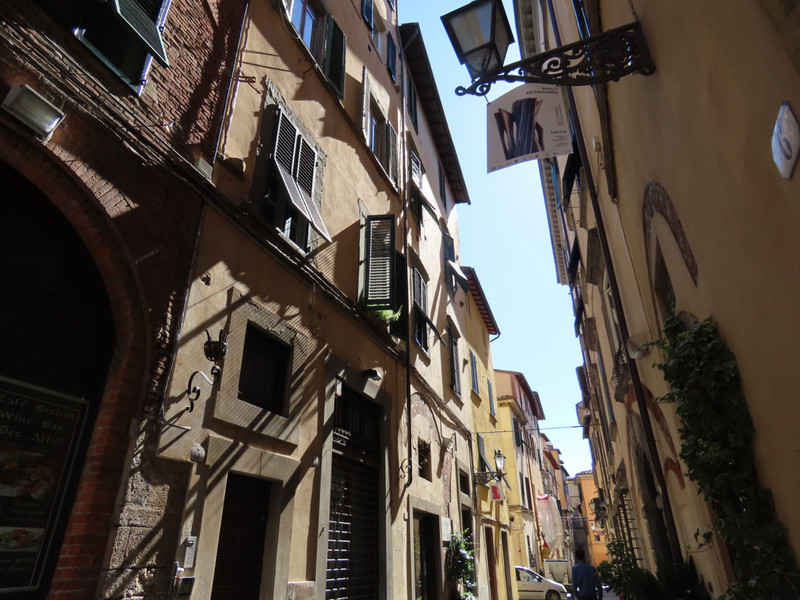 Lucca street scene