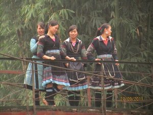 Group of Hmong girls 
