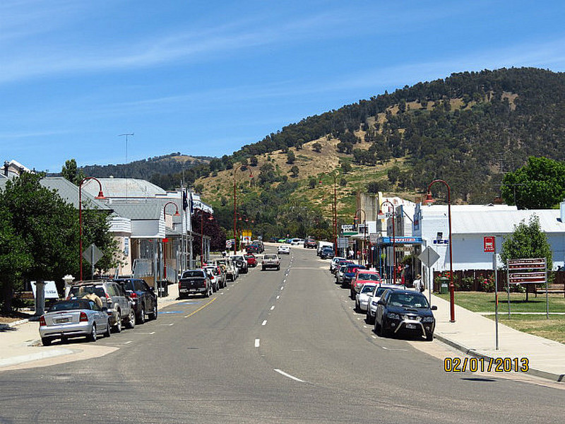 Omeo High Street - the only street