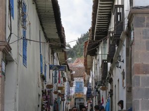 Narrow Inca streets off Plaza in Cuzco