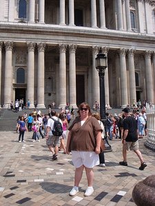 Malinda outside of St. Paul&#39;s Cathedral 