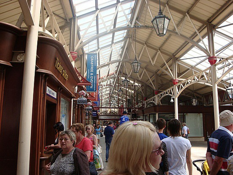 Windsor Castle train station and shops