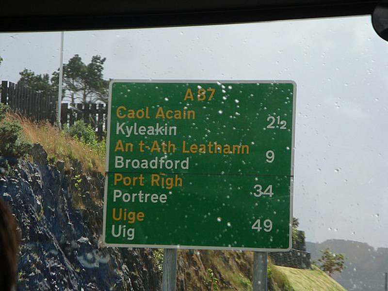 Gaelic/English road sign near Kyle of Lochalsh
