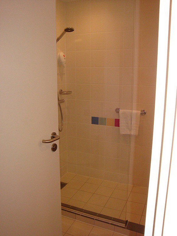 my hotel: Park Inn;the shower
