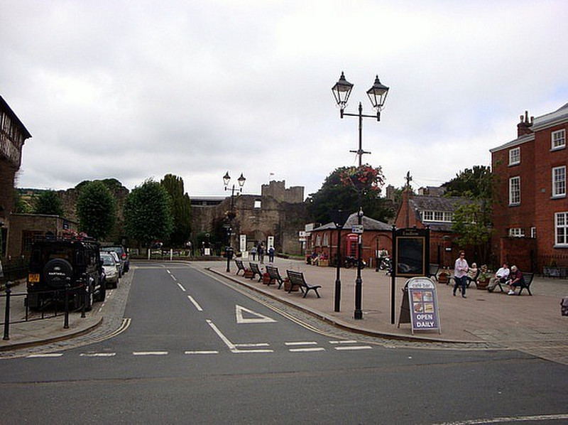 Ludlow: Castle in the background