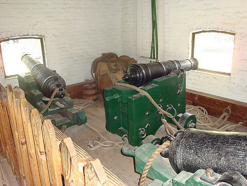 cannons at Sutter&#39;s Fort