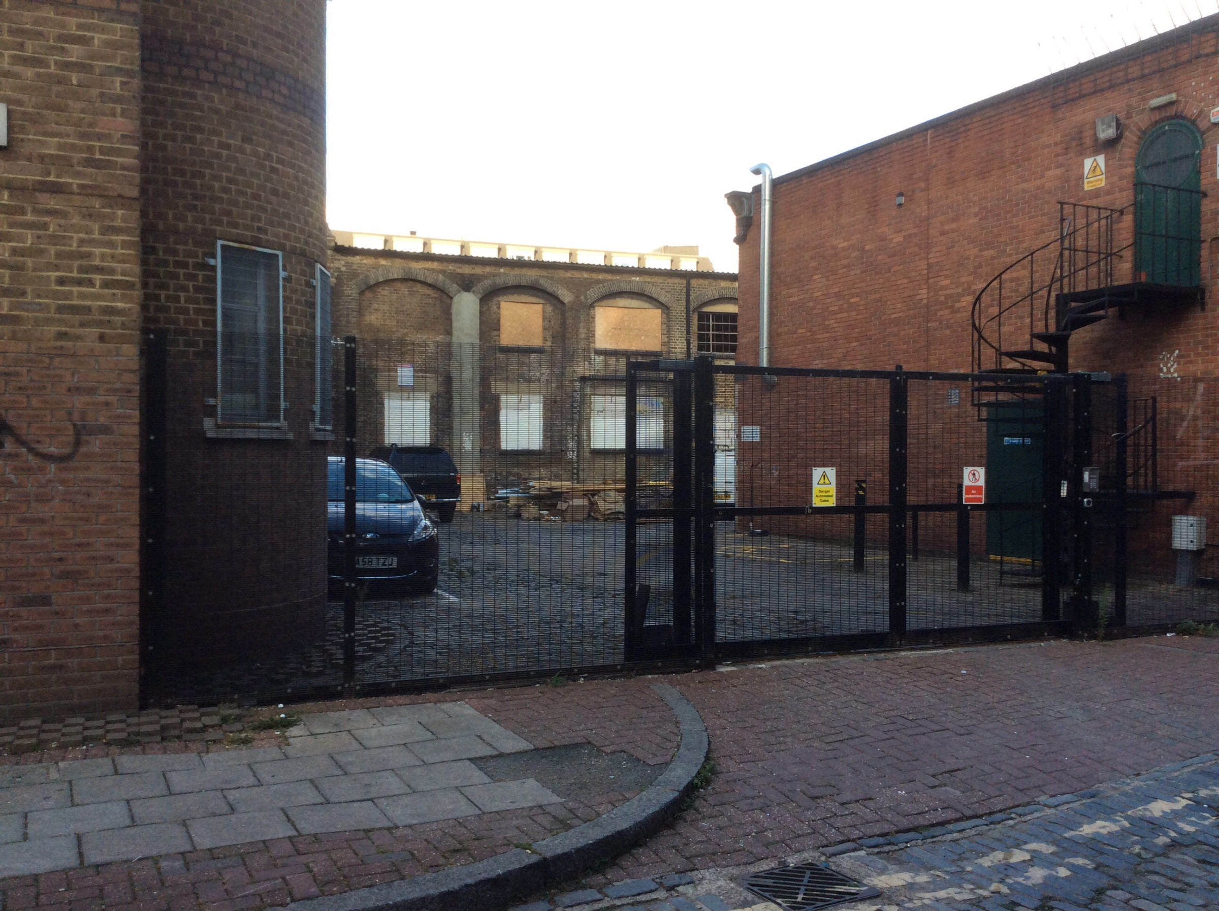 site-of-one-of-the-doss-houses-which-jack-the-ripper-victims-used-photo