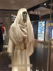 Robes and dagger worn by Lawrence of Arabia in the Arab revolt WWI 1916