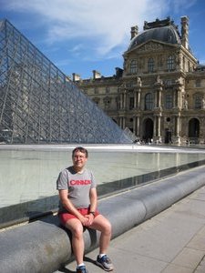 Tom at Louvre