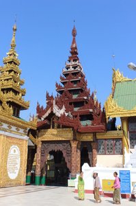 Structures around the pagoda