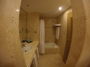 Very nice bathroon on the Cohiba