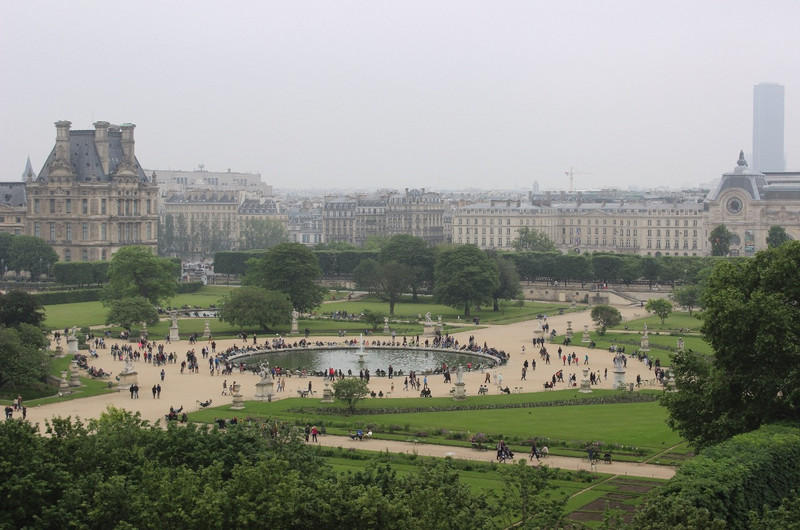 ....And the Tuileries Garden in front of us.