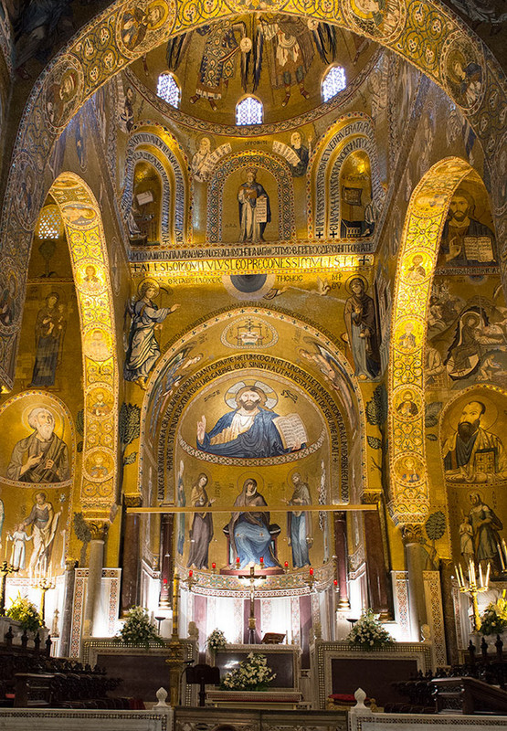 Gold mosaics in the Palatine Chapel