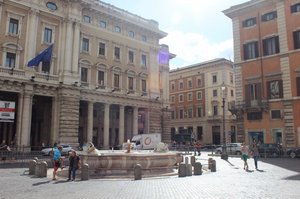 35 Piazza Colonna