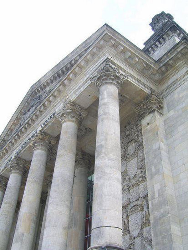 04 Side of Reichstag