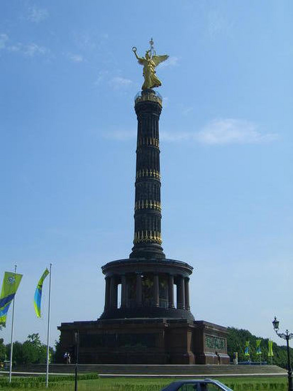 04 Victory Monument