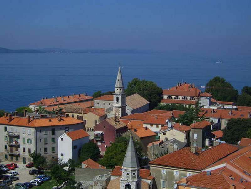 10 Roofs and the Adriatic