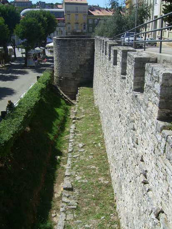 09 City walls