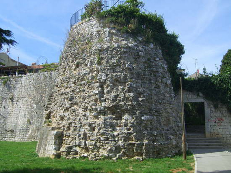 16 North-east tower