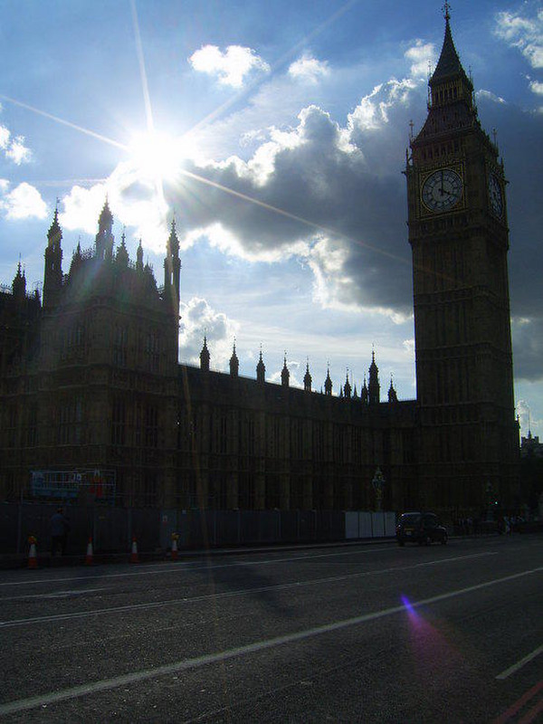 18 Houses of Parliament