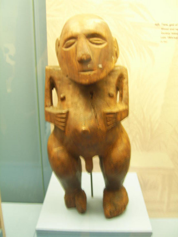 03 Wooden statue
