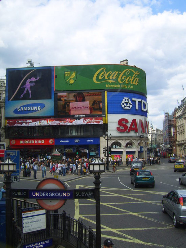 08 Piccadilly Circus
