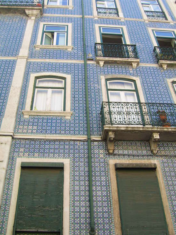 01 Tiled building