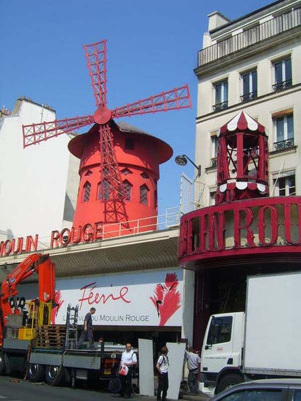 01 Moulin Rouge