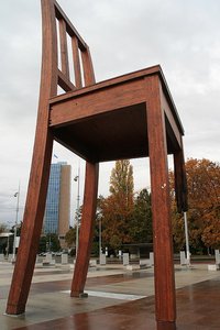 01 Giant Chair
