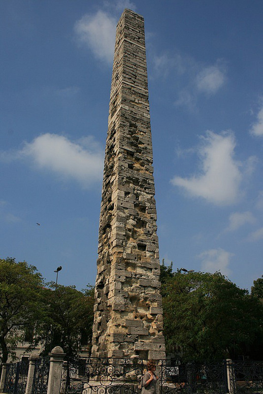 05 Walled Obelisk 