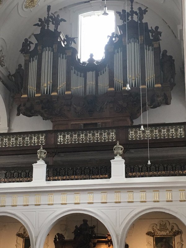 Pipe organ that sets above the entrance
