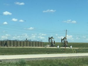 Oil pumps and storage tanks