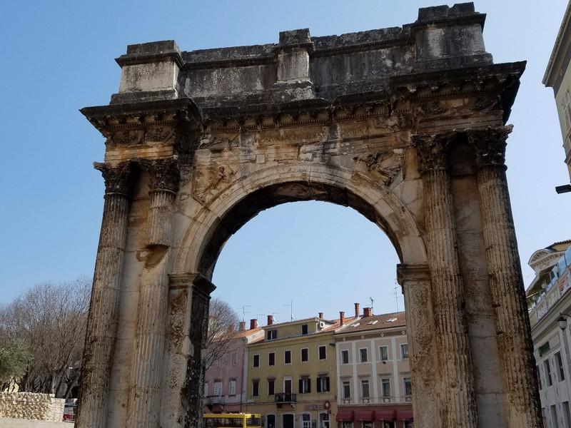 Roman gate in Pula